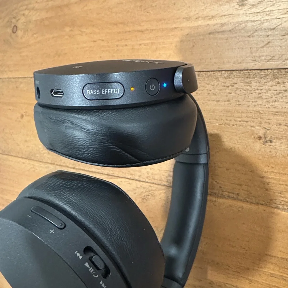 Sony MDR-XB950N1 Wireless Over-Ear Headphones, Noise Canceling - Picture 15 of 16